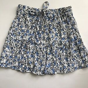 Zara Blue Flower Print Ruffle Mini Skirt. White w/blue flowers. Small